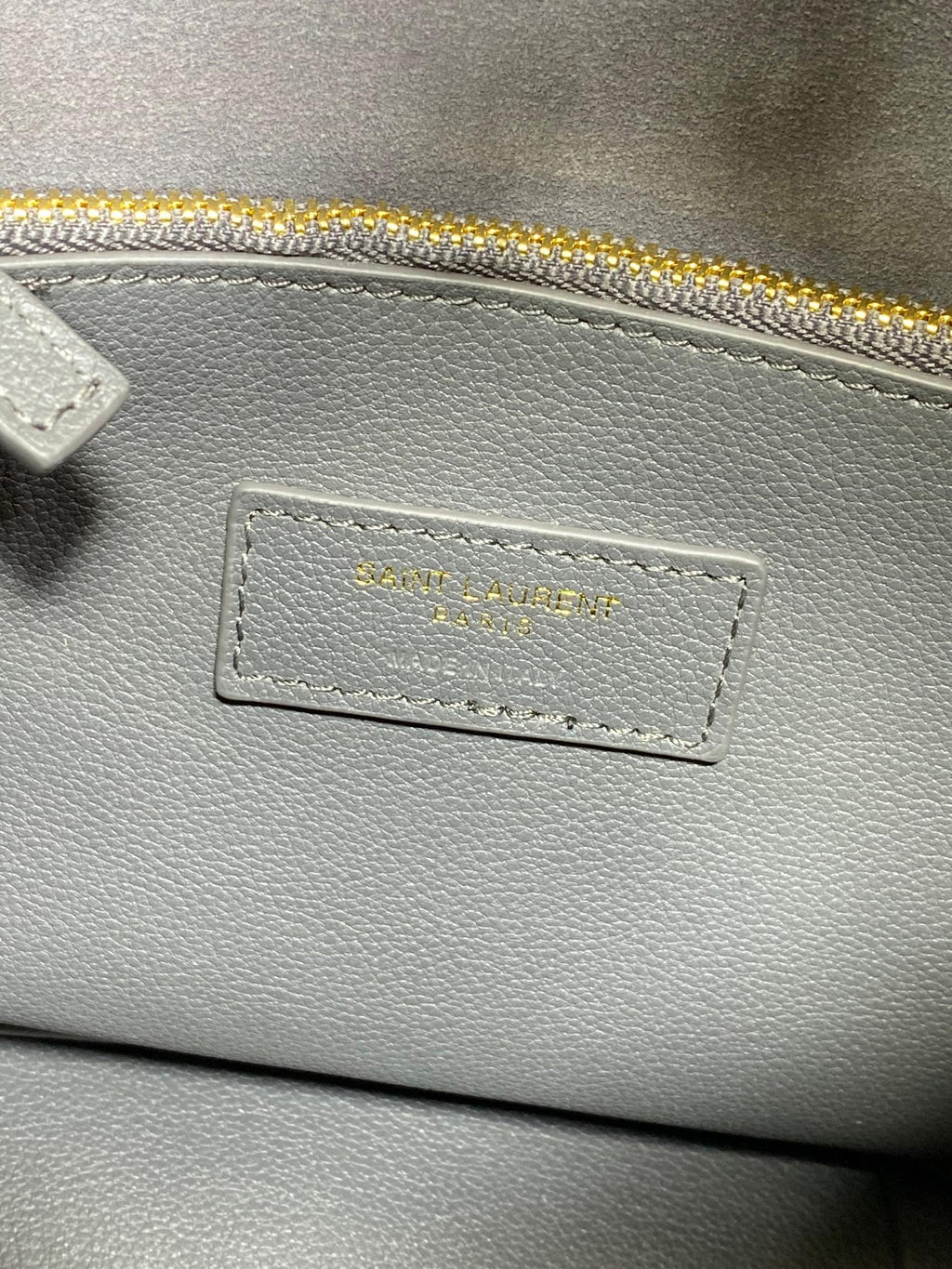 LE 5 À 7 SKLEIN GESCHMACKSRICHTUNG 22 IN NEPALBLAUEM KALBSLEDER GOLDENE SCHNALLE