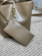 LE 37 MITTLERE EIMERTASCHE 25 IN ZEDERNBRAUN KALBSLEDER GOLDENE BESCHLÄGE