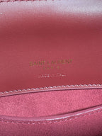 LE 37 KLEINE EIMERTASCHE 20 IN BURGUNDERROTES KALBSLEDER GOLDENE BESCHLÄGE