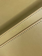 VOLTAIRE HALBMOND-SCHULTERTASCHE 61 CM ZEDERNBRAUN KALBSLEDER GOLD-METALLIC