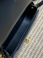 VOLTAIRE HALBMOND-SCHULTERTASCHE 24 IN SCHWARZES KALBSLEDER GOLD-METALLIC