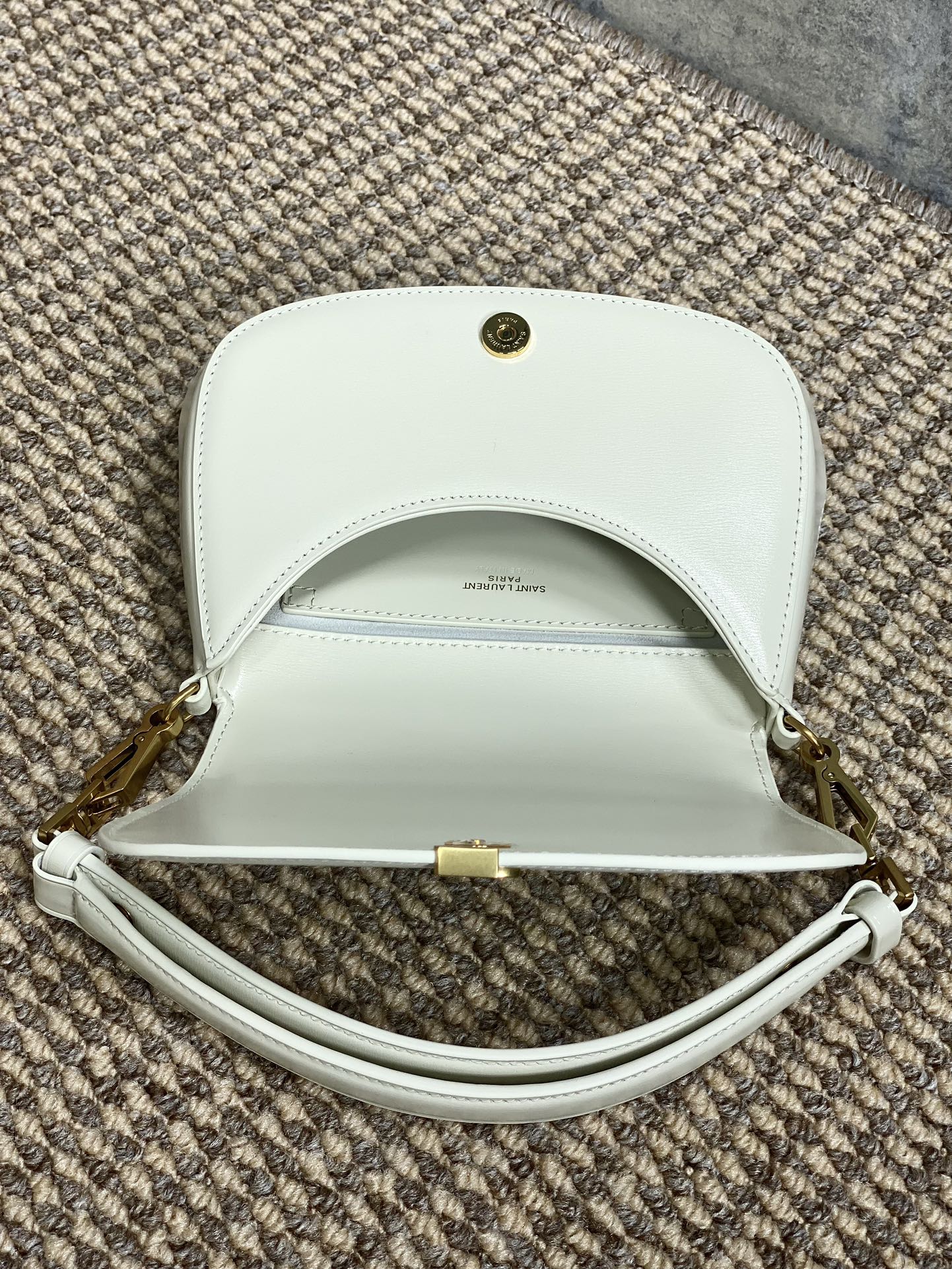 VOLTAIRE TOP HANDLE IN BOX 21 IN WHITE CALFSKIN GOLD HARDWARE