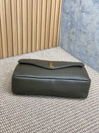 CALYPSO 36 KETTENTASCHE IN DUNKELGRÜNEM LAMMLEDER