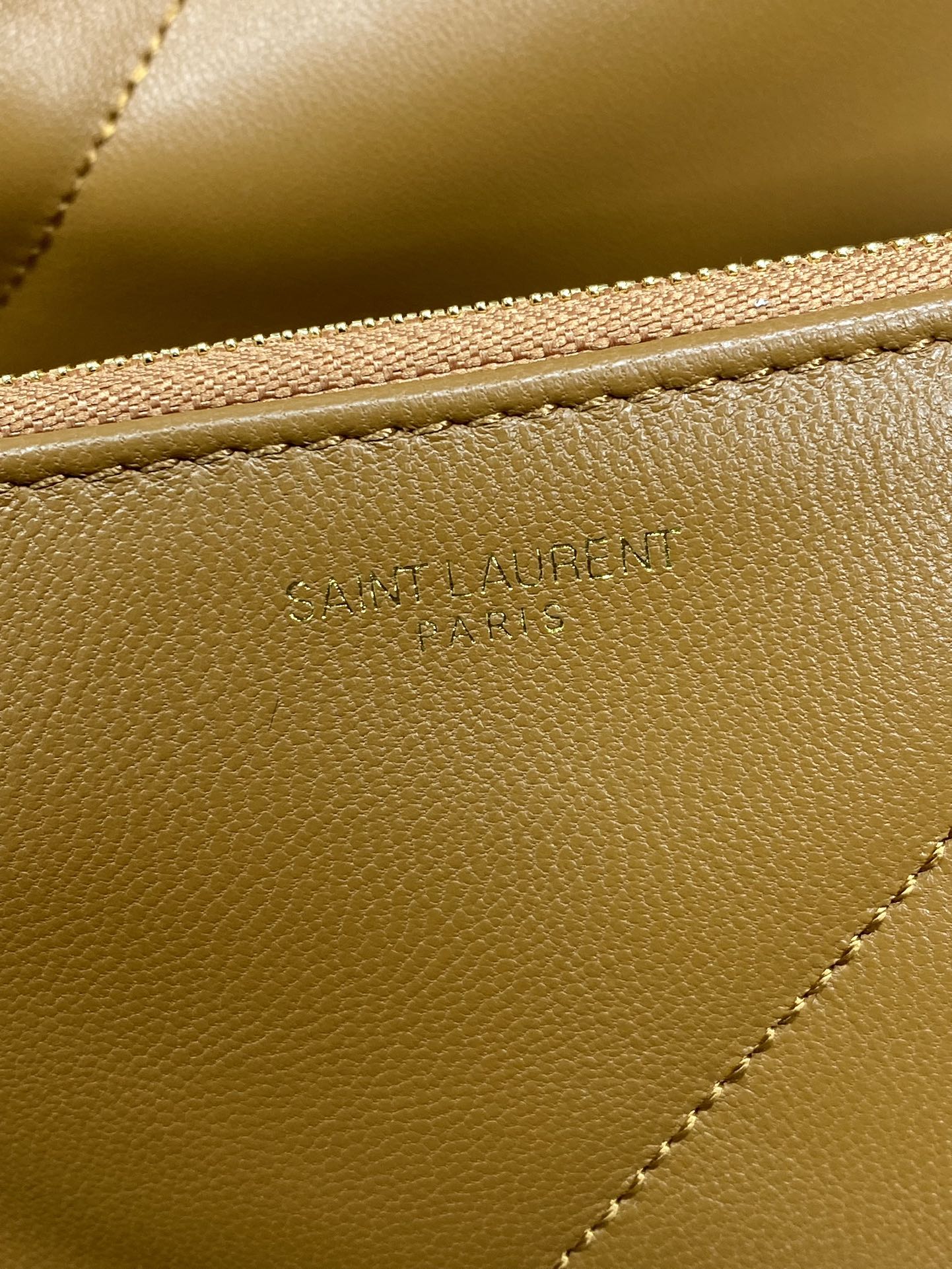 DRAWSTRING CHAIN STRAP SHOULDER BAG 39 IN TORTILLA BROWN QUILTED CALFSKIN