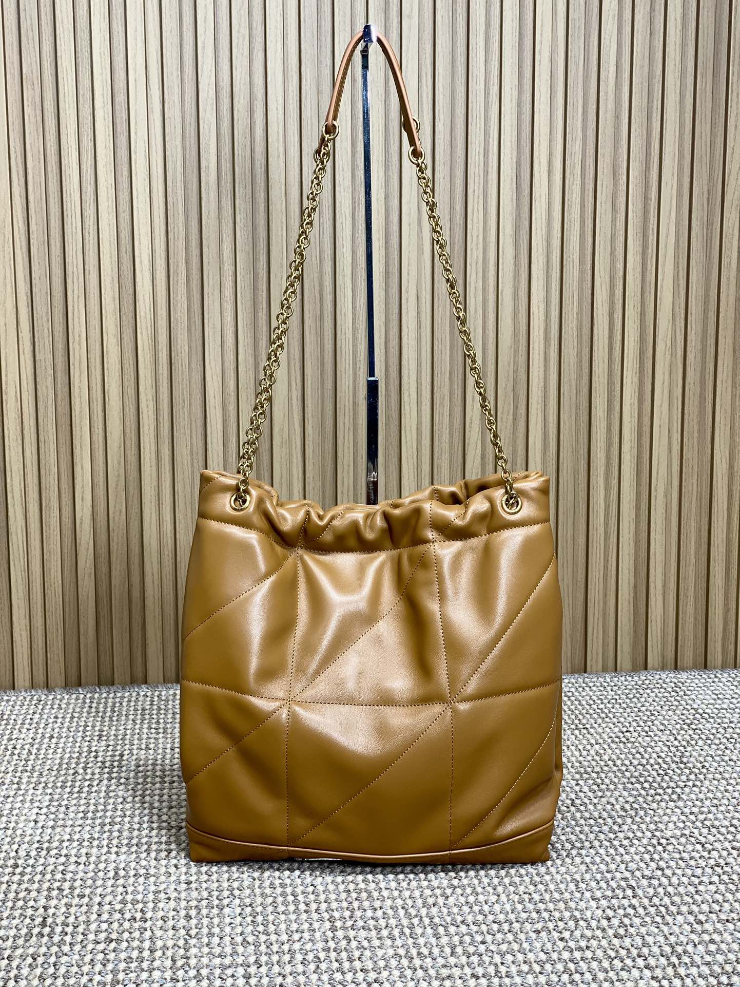 DRAWSTRING CHAIN STRAP SHOULDER BAG 39 IN TORTILLA BROWN QUILTED CALFSKIN