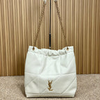 DRAWSTRING CHAIN STRAP SHOULDER BAG 39 IN WHITE QUILTED CALFSKIN