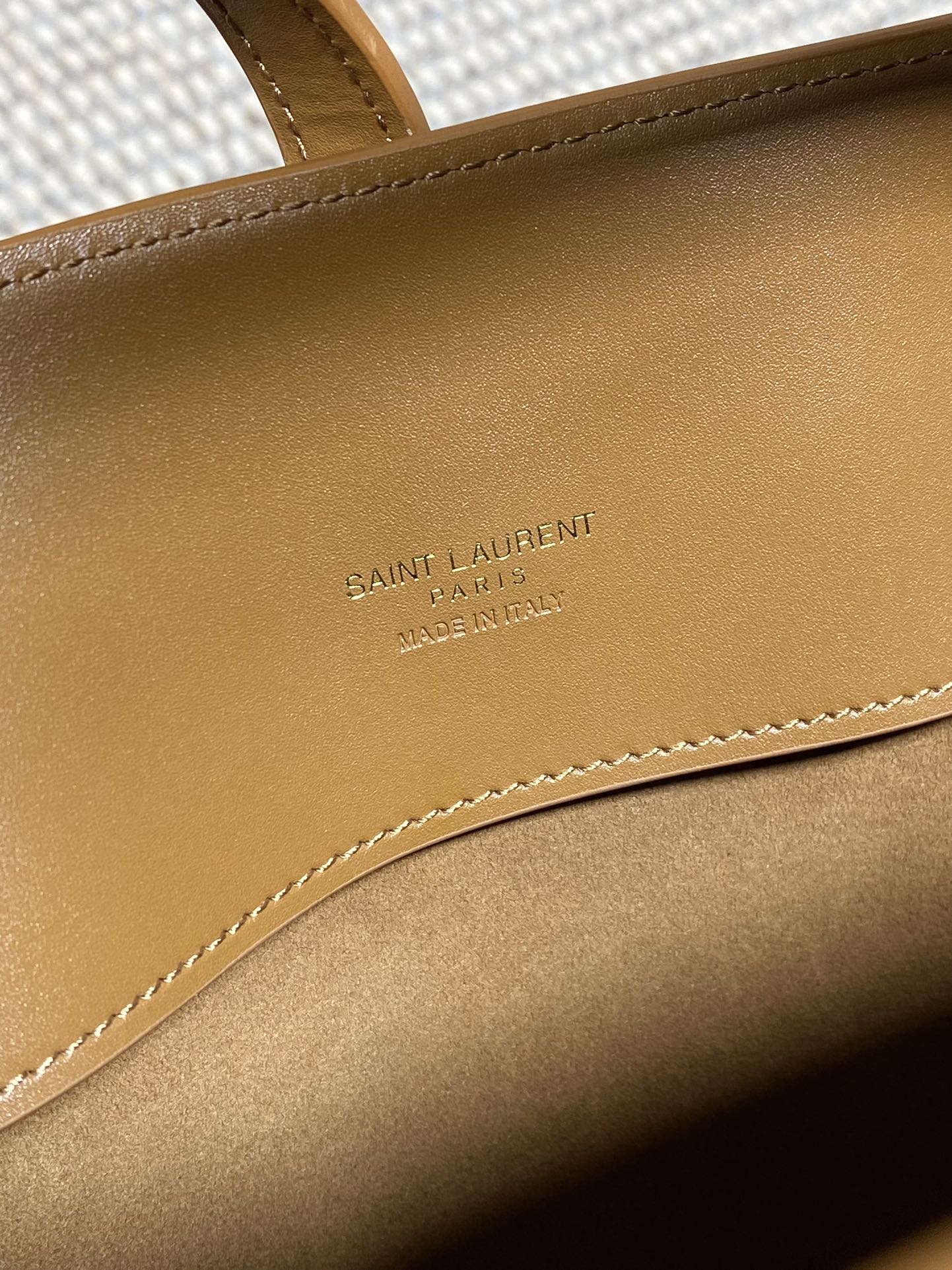 LE 37 MEDIUM BUCKET BAG 25 IN TORTILLA BROWN CALFSKIN GOLD HARDWARE