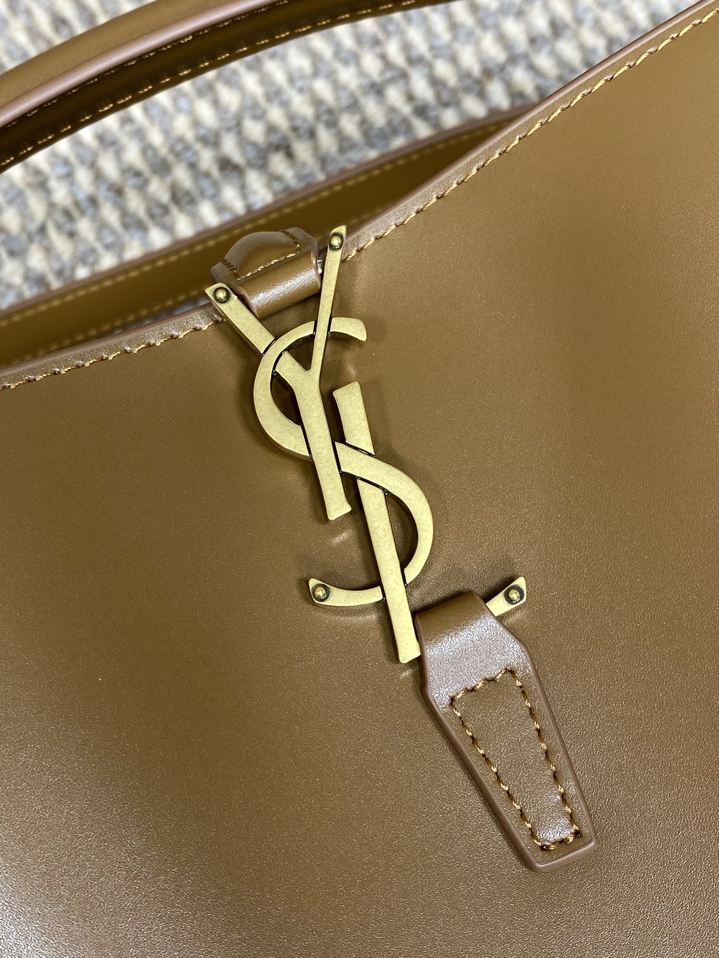 LE 37 SMALL BUCKET BAG 20 IN TORTILLA BROWN CALFSKIN GOLD HARDWARE