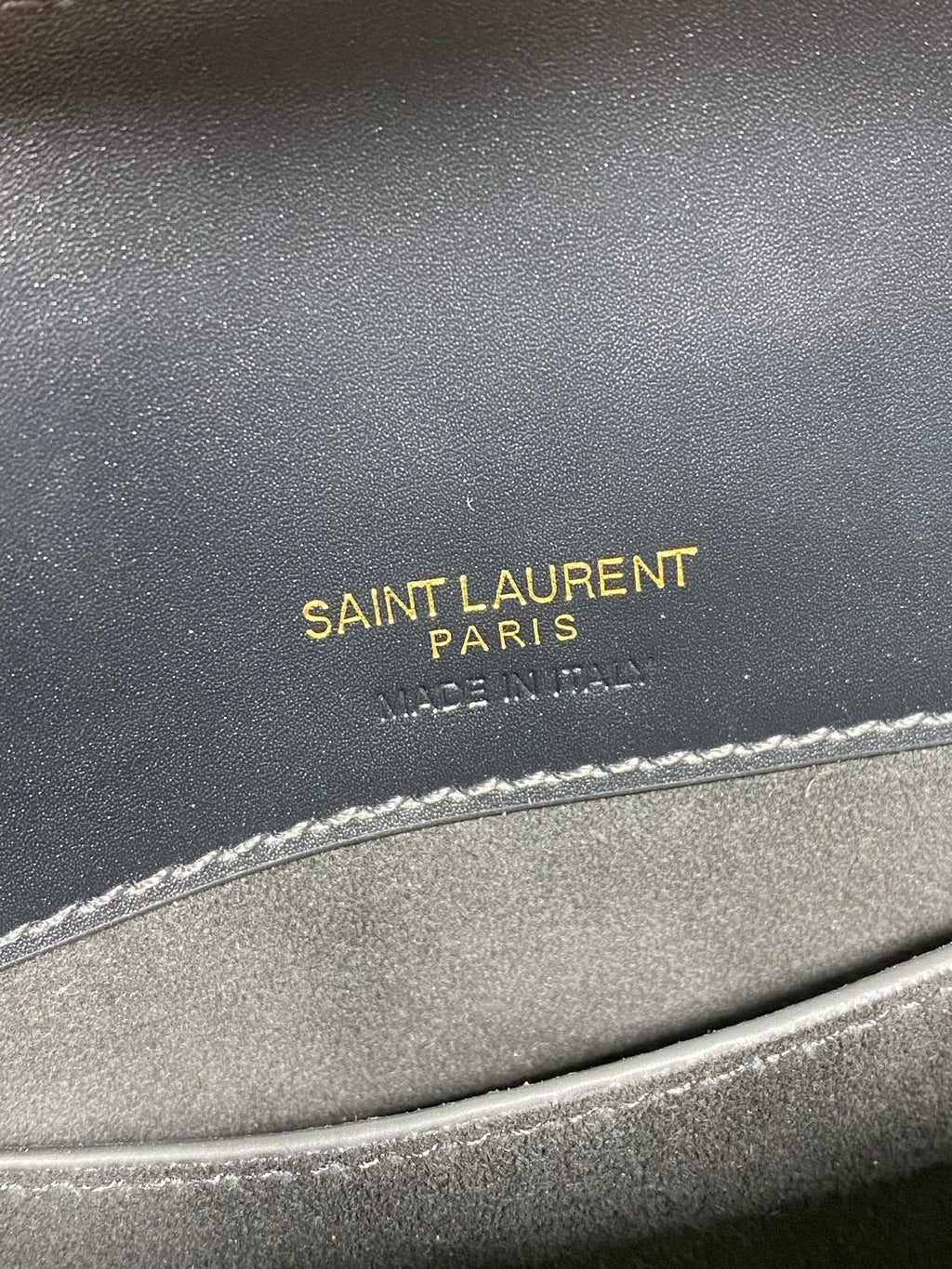 LE 37 SMALL BUCKET BAG 20 IN BLACK CALFSKIN GOLD HARDWARE