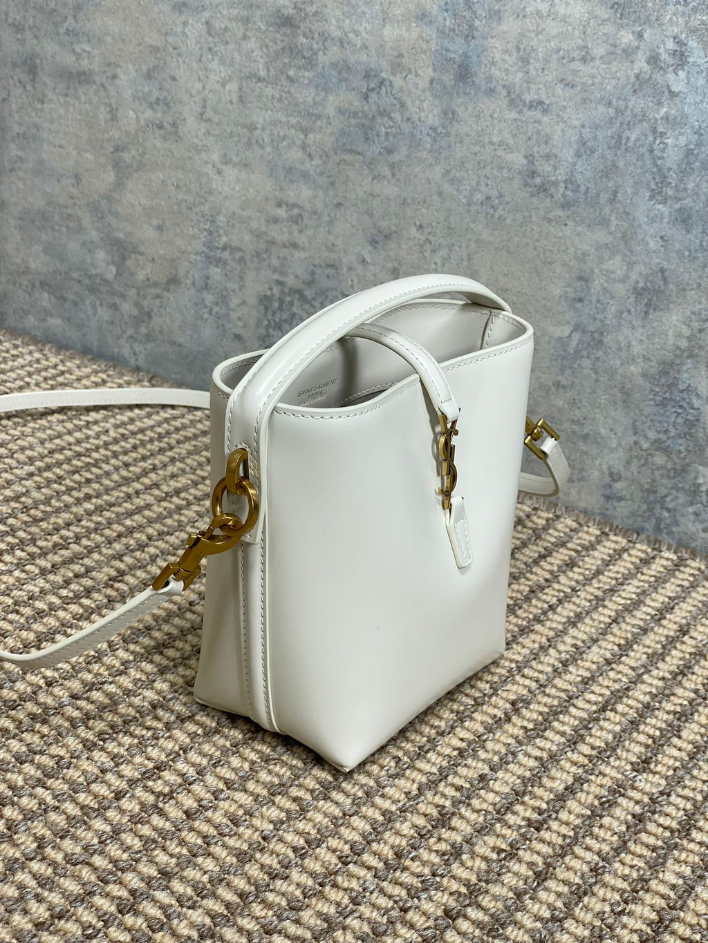 LE 37 MINI BUCKET BAG 15 IN WHITE CALFSKIN GOLD HARDWARE