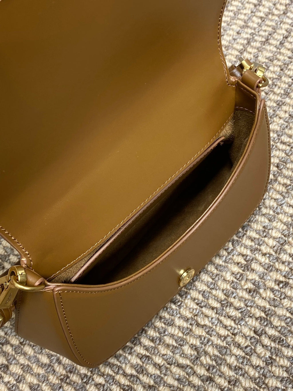 VOLTAIRE TOP HANDLE IN BOX 21 IN TAWNY BROWN CALFLEDER GOLDENE BESCHLÄGE