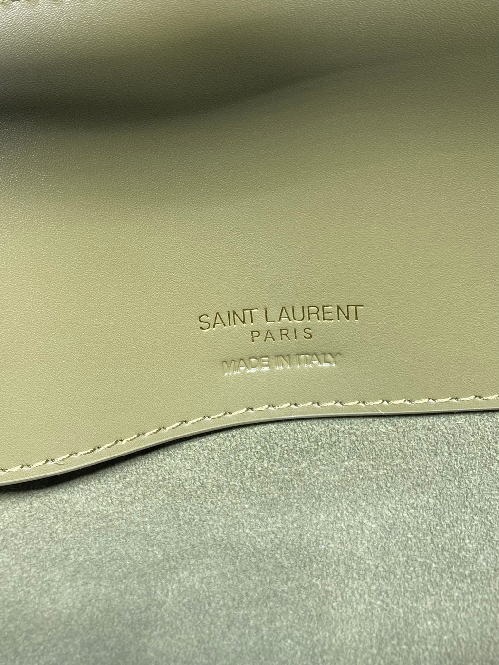 LE 37 MITTLERE EIMERTASCHE 25 IN AVOCADO-GRÜNES KALBSLEDER GOLDENE BESCHLÄGE