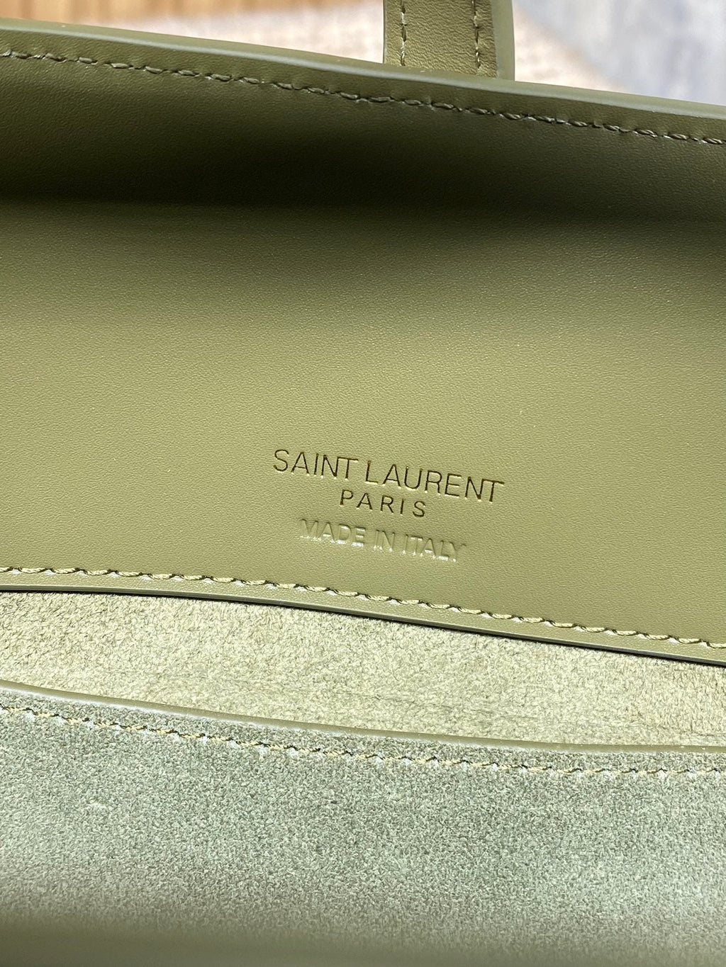 LE 37 KLEINER EIMERBEUTEL 20 IN AVOCADO-GRÜNES KALBSLEDER GOLDENE BESCHLÄGE