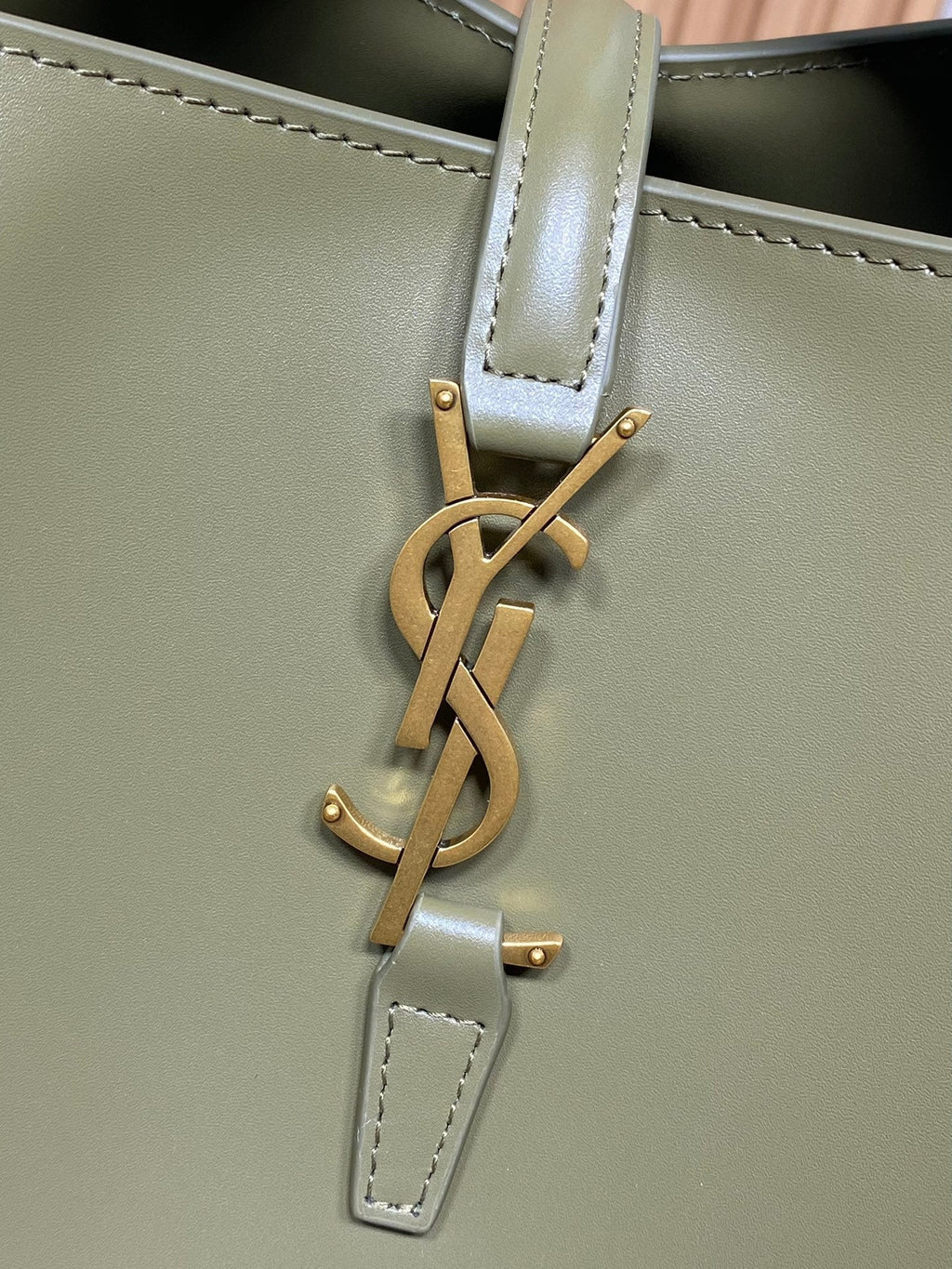 LE 37 MITTLERE EIMERTASCHE 25 IN AVOCADO-GRÜNES KALBSLEDER GOLDENE BESCHLÄGE