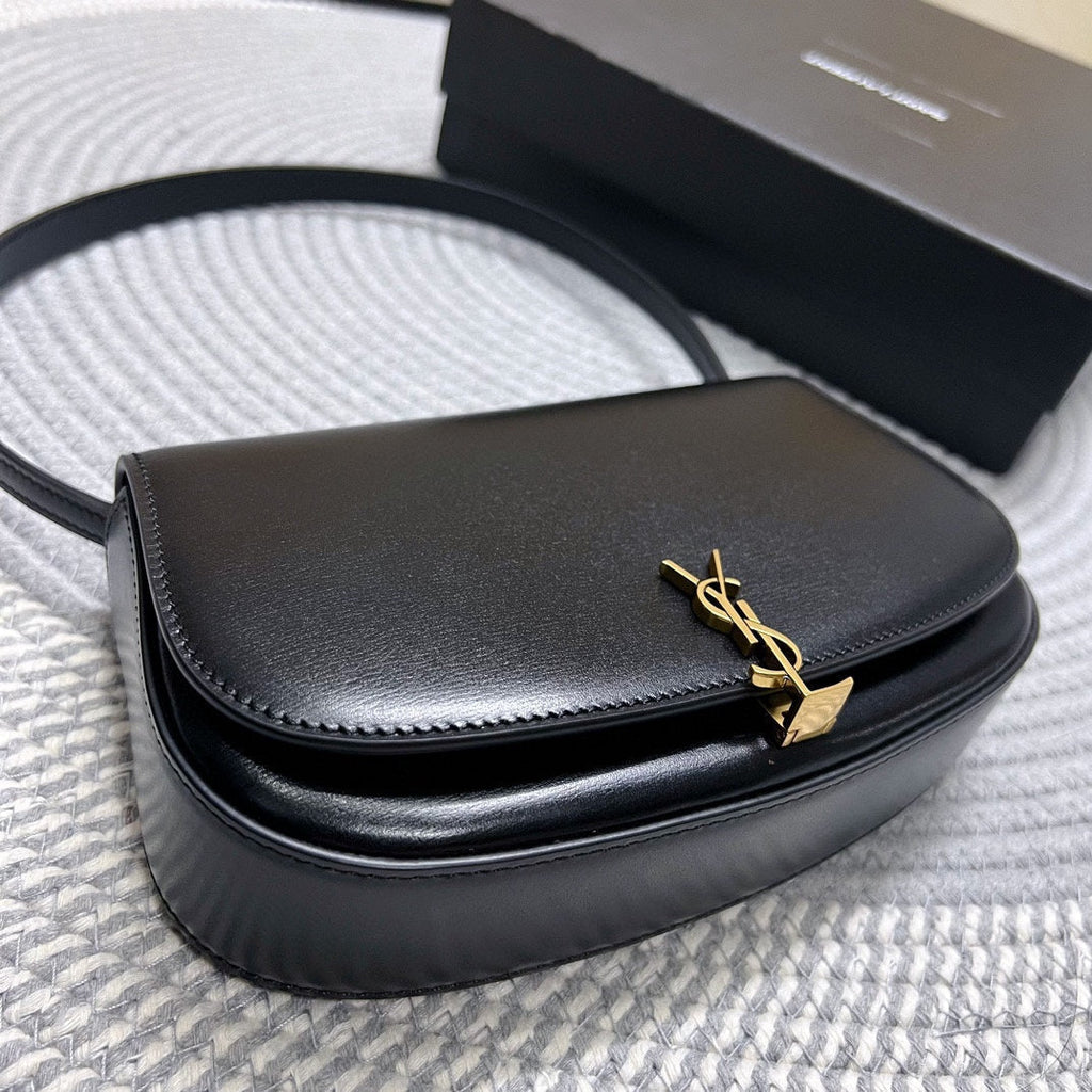 VOLTAIRE IN BOX 21 IN BLACK CALFSKIN GOLD LOGO
