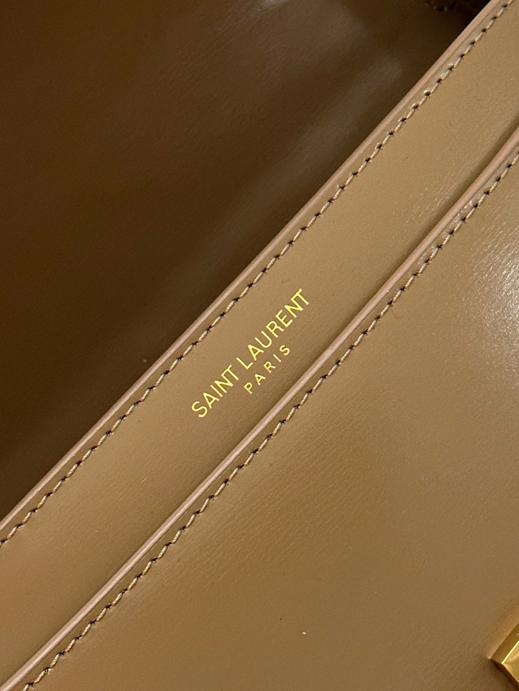 VOLTAIRE 17 KARAMELLBRAUN KALBSLEDERTASCHE