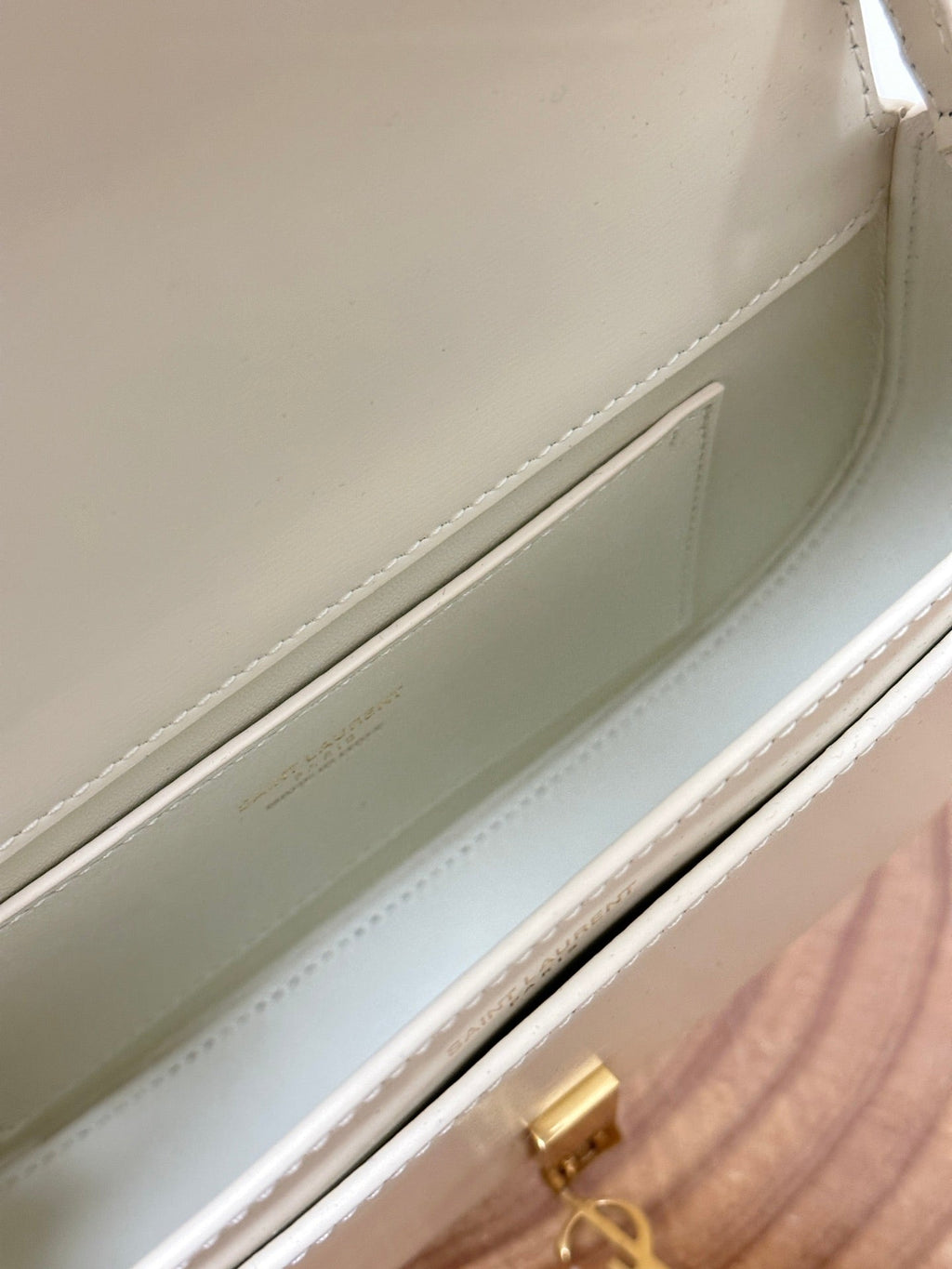 VOLTAIRE 17 WEISSE KALBSLEDERTASCHE