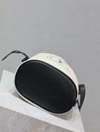 リヴ・ゴーシュ バケットバッグ 23 ホワイトカーフスキン