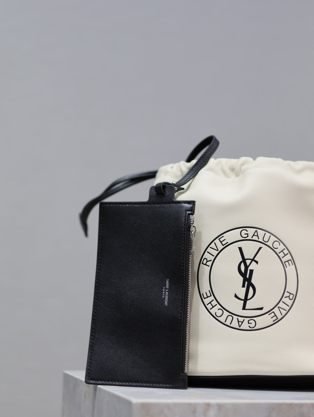 リヴ・ゴーシュ バケットバッグ 23 ホワイトカーフスキン