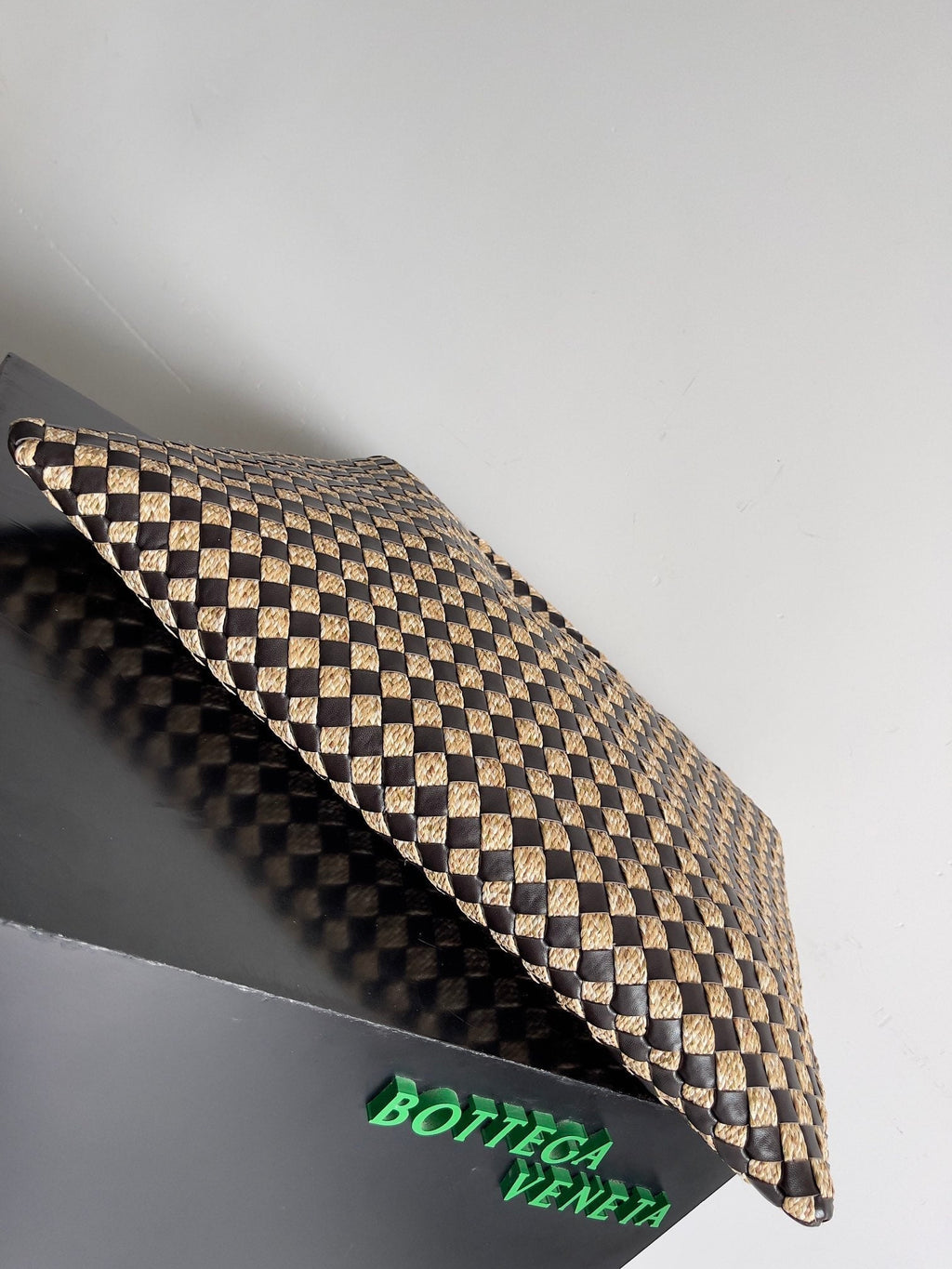 ラージホップ54（ブラウンカーフスキンとベージュラフィア）