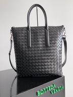 BOTTEGA VENETA 25S ANDIAMO LARGE INTRECCIATO 39 IN BLACK CALFSKIN