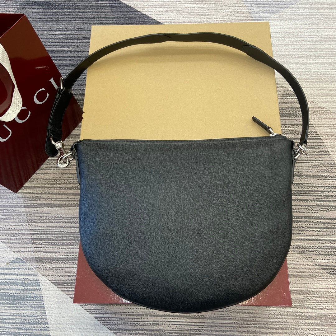 BODY SHOULDER BAG 40 IN BLACK CALFSKIN SILVER HARDWARE