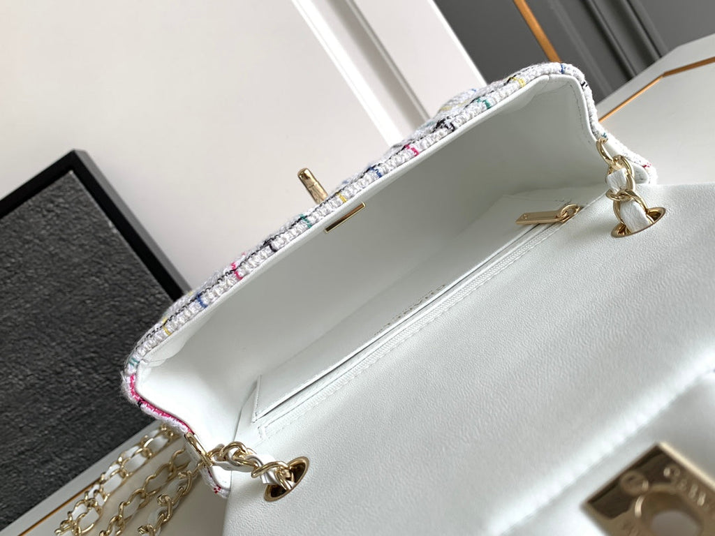 CC ミディアム 20 フラップバッグ（ホワイトウールツイード）