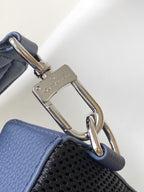 PILOT UMHÄNGETASCHE 30 IN MARINEBLAUEM KALBSLEDER