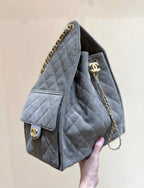 CC 25 HANDBAG 40 IN GREY SUEDE GOLD HARDWARE