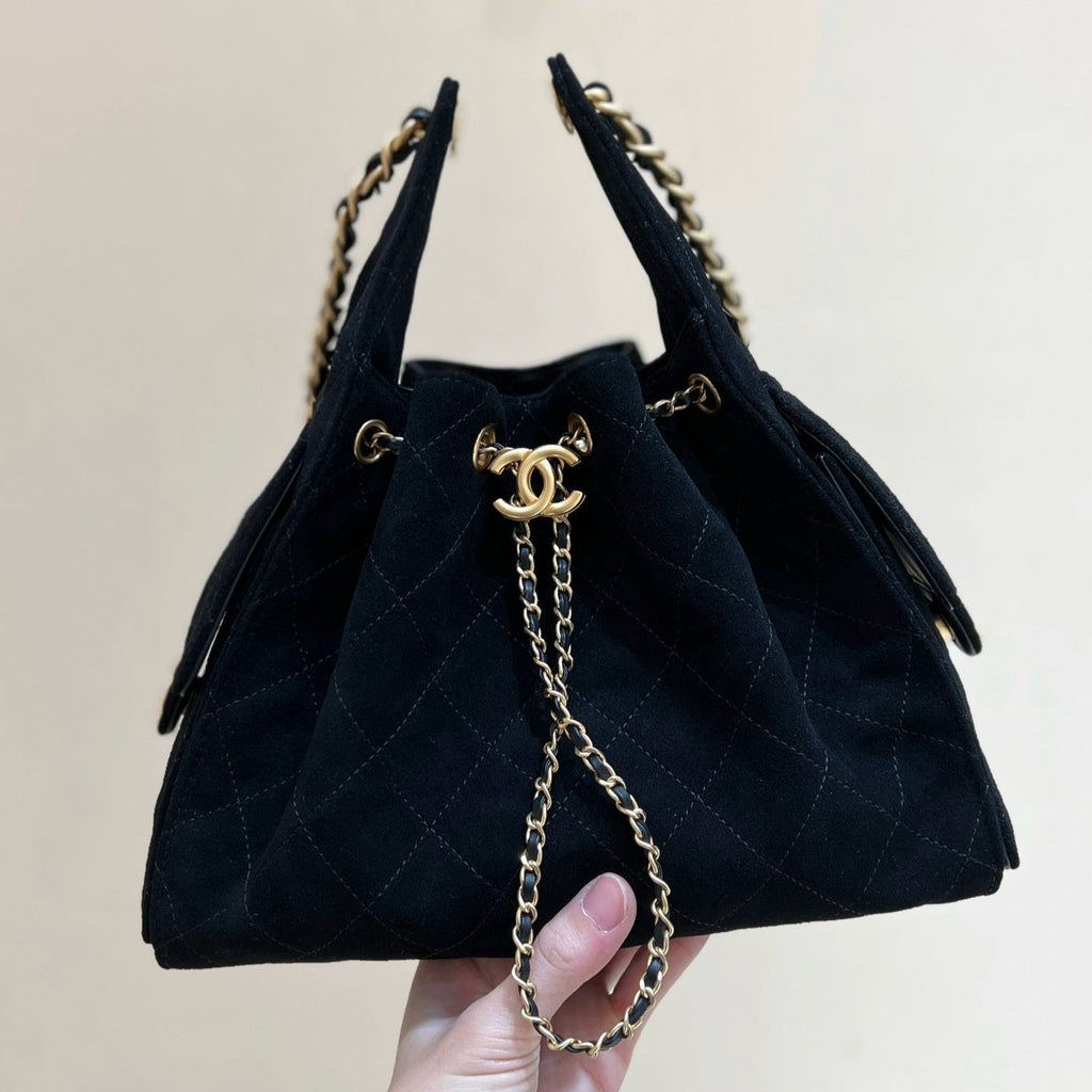 CC 25 HANDBAG 30 IN BLACK SUEDE GOLD HARDWARE