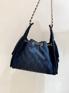 CC 25 HANDTASCHE 30 IN DUNKELBLAUEM DENIM GOLDENE BESCHLÄGE