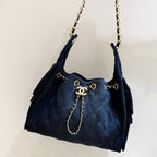 CC 25 HANDTASCHE 30 IN DUNKELBLAUEM DENIM GOLDENE BESCHLÄGE