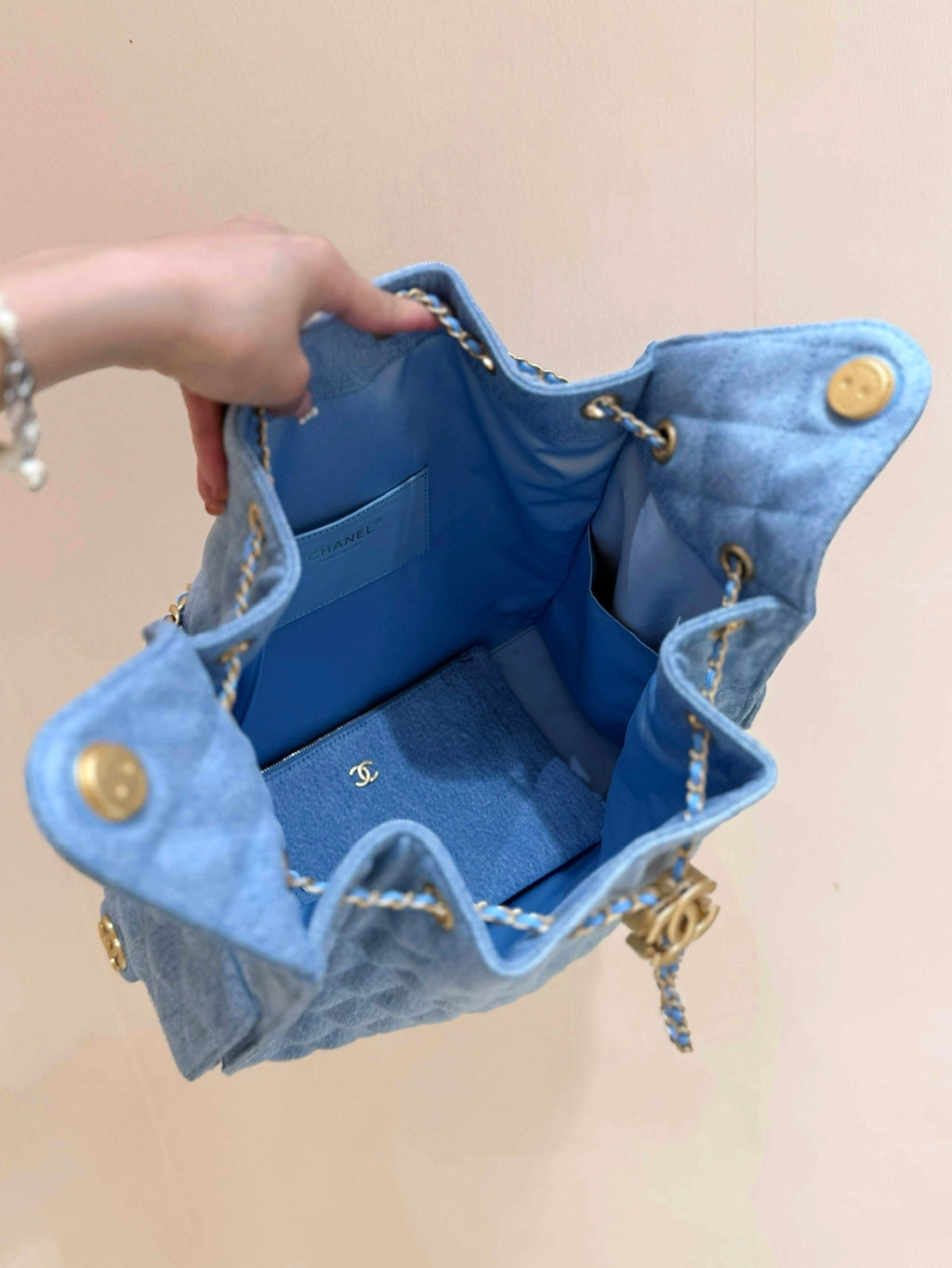 CC 25 HANDBAG 40 IN BLUE DENIM GOLD HARDWARE