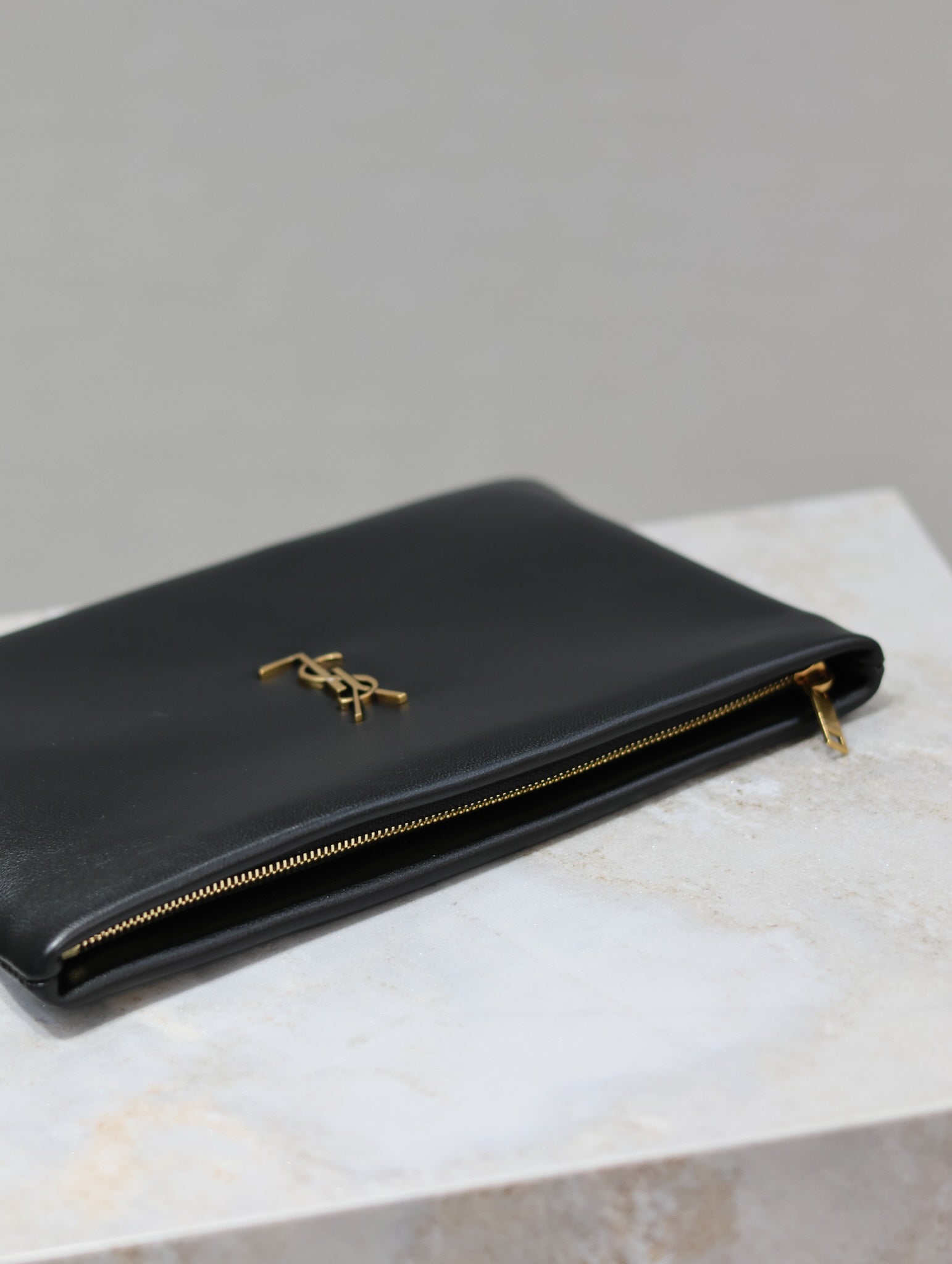 CALYPSO KLEINE TASCHE 23 IN SCHWARZES GLATTES LAMMLEDER