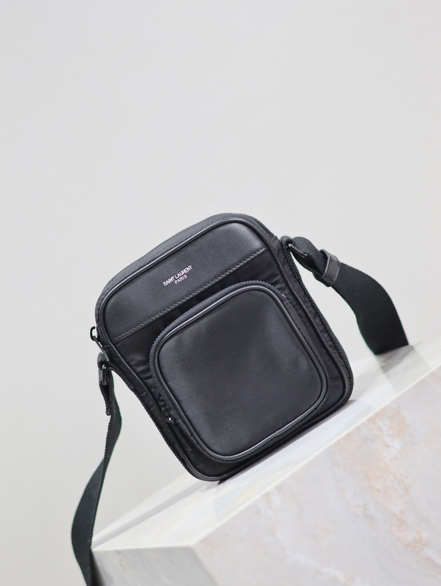 CITY MINI CAMERA BAG 18 IN BLACK ECONYL