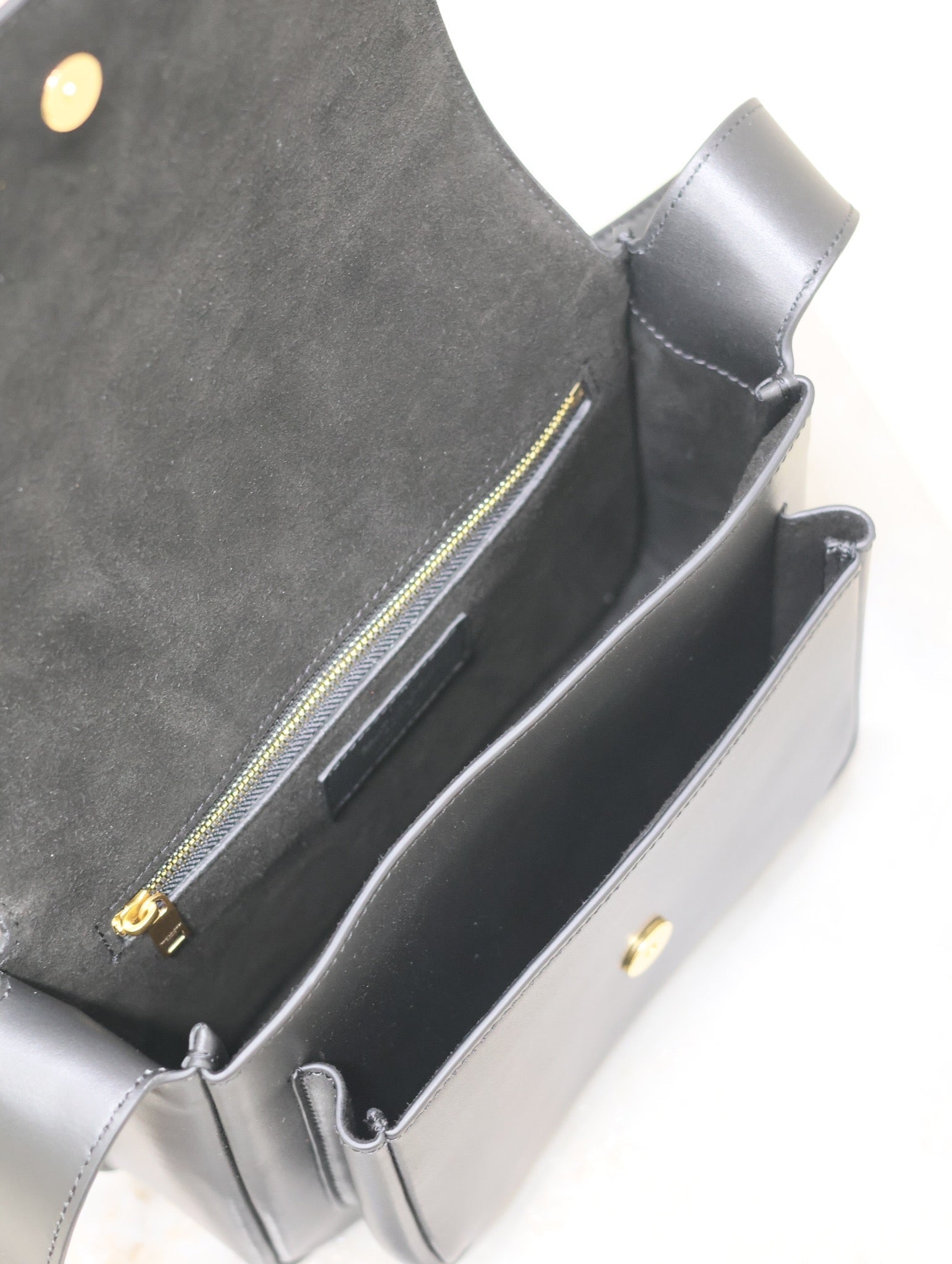 NIKI BABY 22 IN BLACK CALFSKIN GOLD LOGO