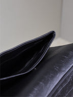 WEST HOLLYWOOD TASCHE 24 IN SCHWARZES KROKODIL-STRUKTURIERTES KALBSLEDER SILBERNE BESCHLÄGE