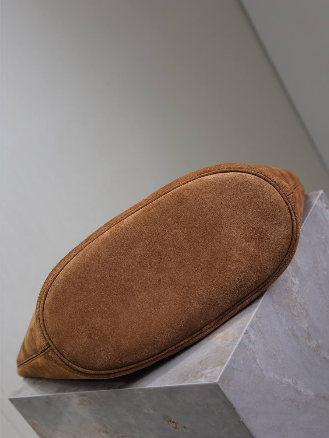 LE 5 À 7 GROSSE, GESCHMEIDIGE HOBO-TASCHE 31 IN BRONZEBRAUNEM WILDLEDER