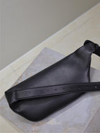 クラシック クロスボディバッグ 25インチ ブラック ラムスキン シルバーロゴ