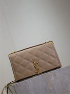 BECKY 22 IN MITTELBRAUN GESTEPPTES LAMMLEDER GOLDENE BESCHLÄGE