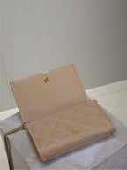 BECKY 22 IN MITTELBRAUN GESTEPPTES LAMMLEDER GOLDENE BESCHLÄGE