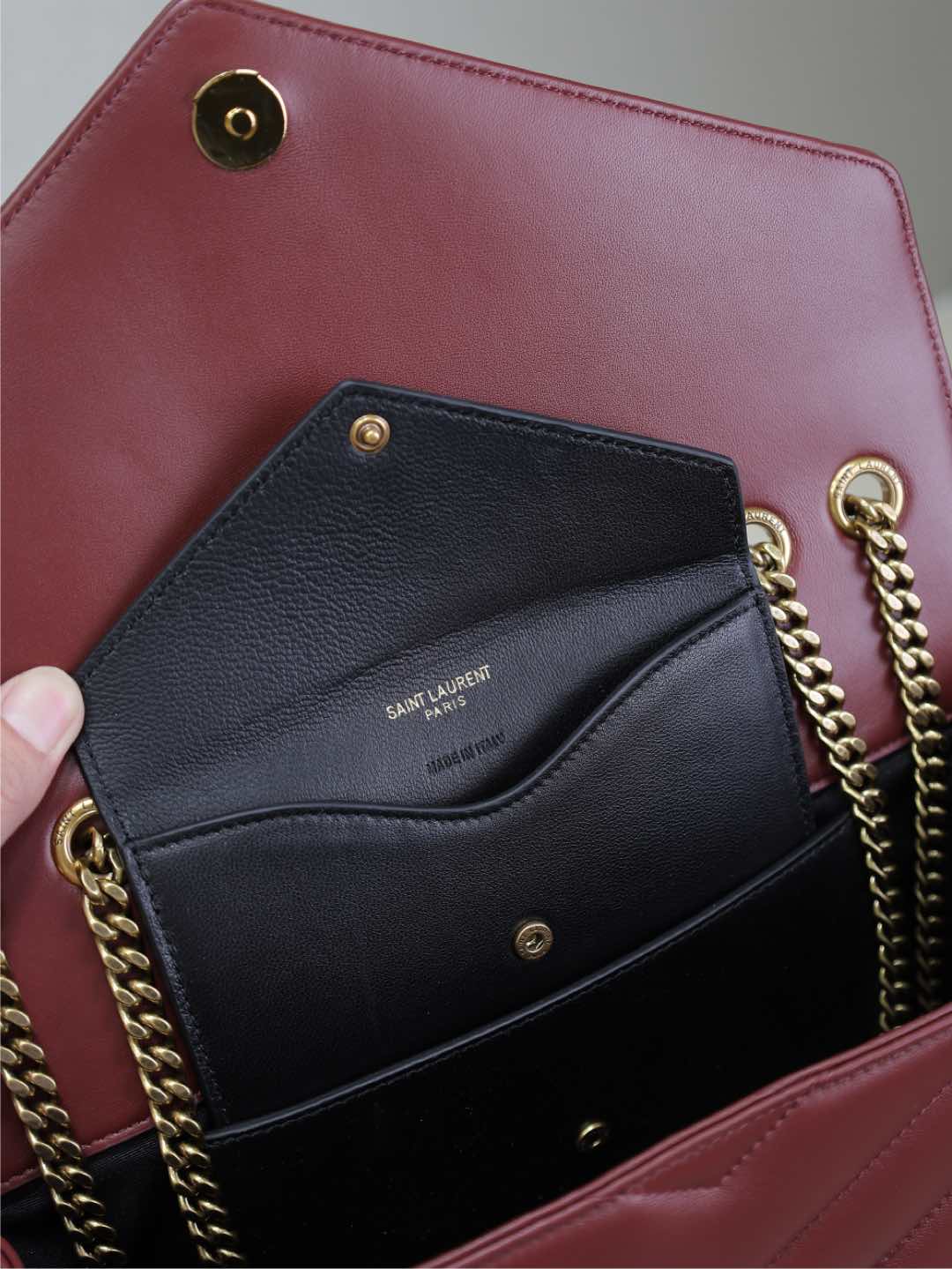 LOULOU MEDIUM 29 IN BURGUNDERROT SCHAFSLEDER GOLDENE BESCHLÄGE