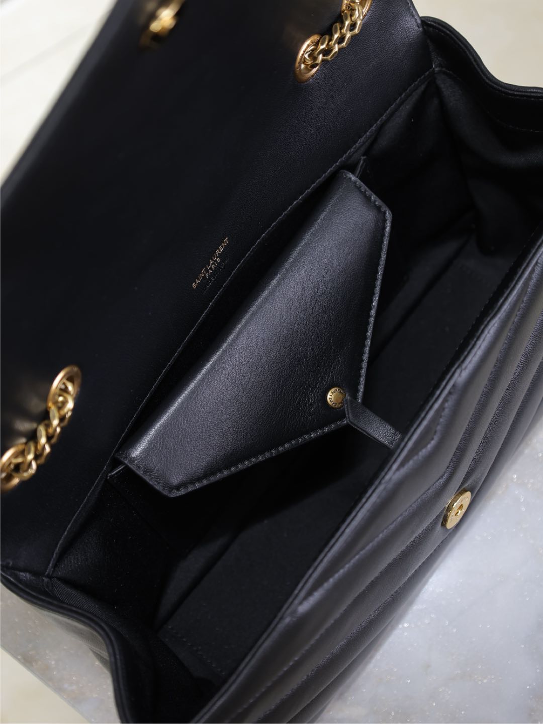 LOULOU MEDIUM 29 IN BLACK SHEEPSKIN GOLD HARDWARE