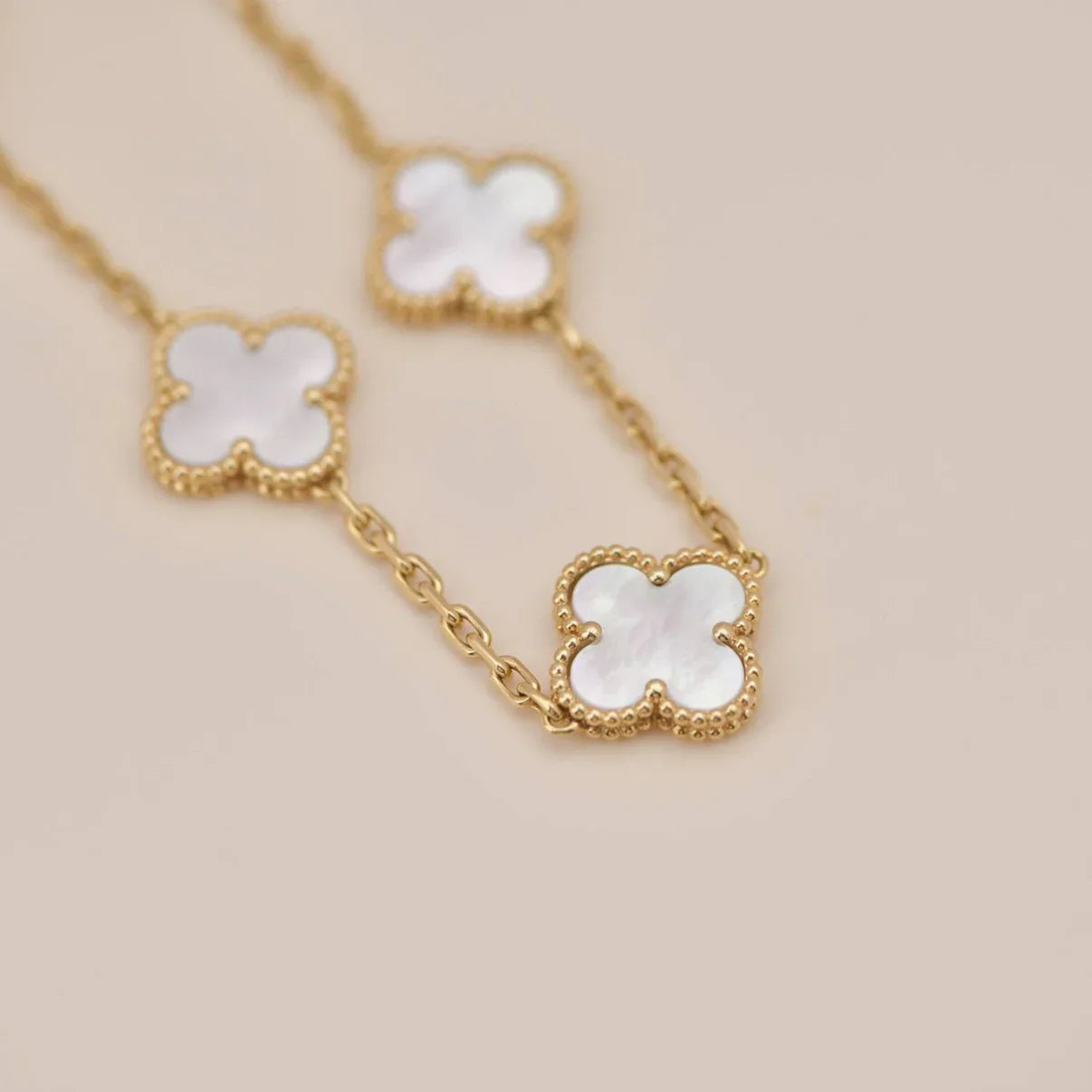 [⭐JeweliWhal]CLOVER WHITE PEARL MOP 5 MOTIF BRACELET COLLECTION