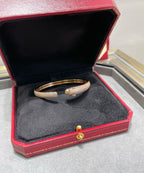 ®ジュエリコーン®パンサー フルダイヤモンド オープンブレスレット