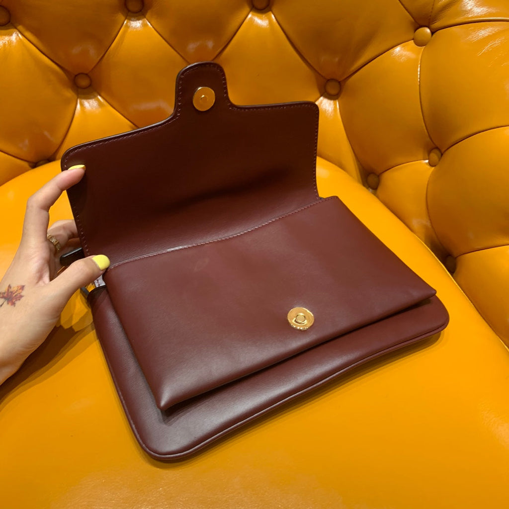 GG Arli Tasche 25 cm, burgunderrotes Kalbsleder, goldfarbene Beschläge